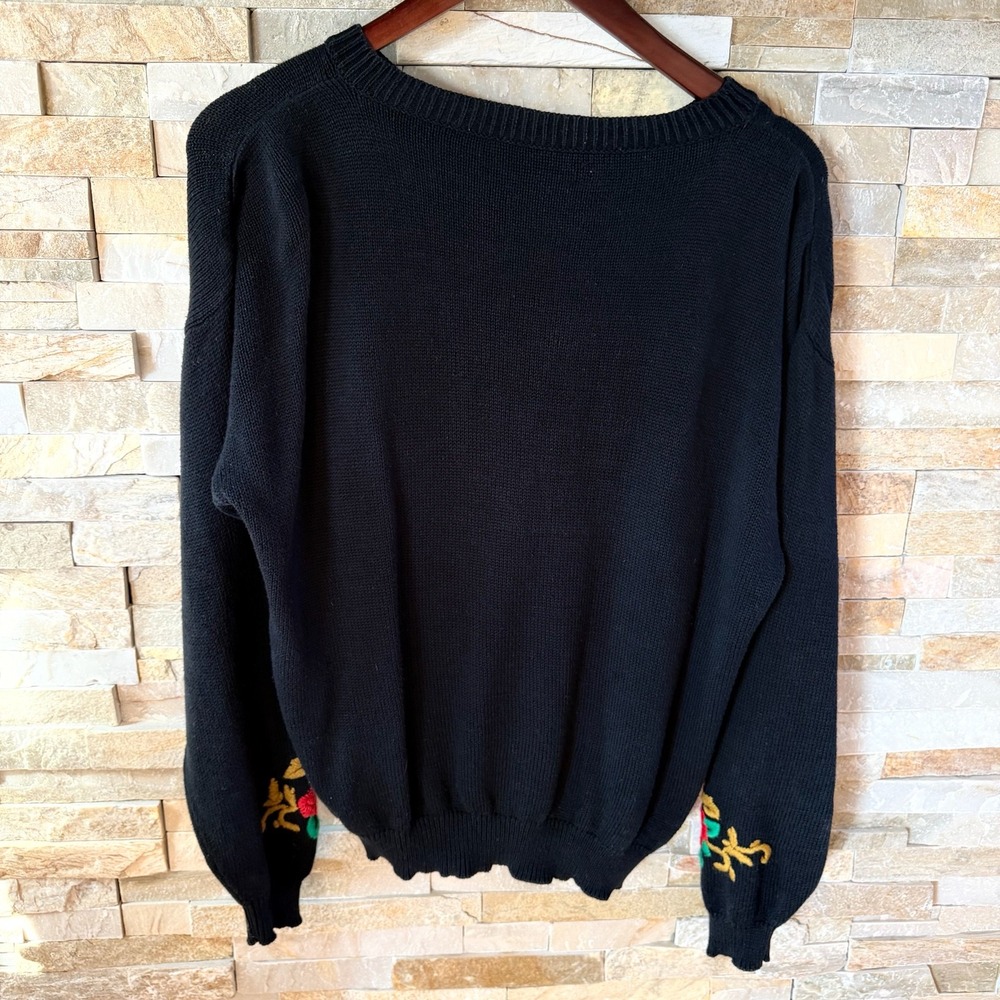 Vintage Black Floral Embroidered Crewneck Sweater Rose Whimsigoth Grandmacore L - Picture 2 of 6